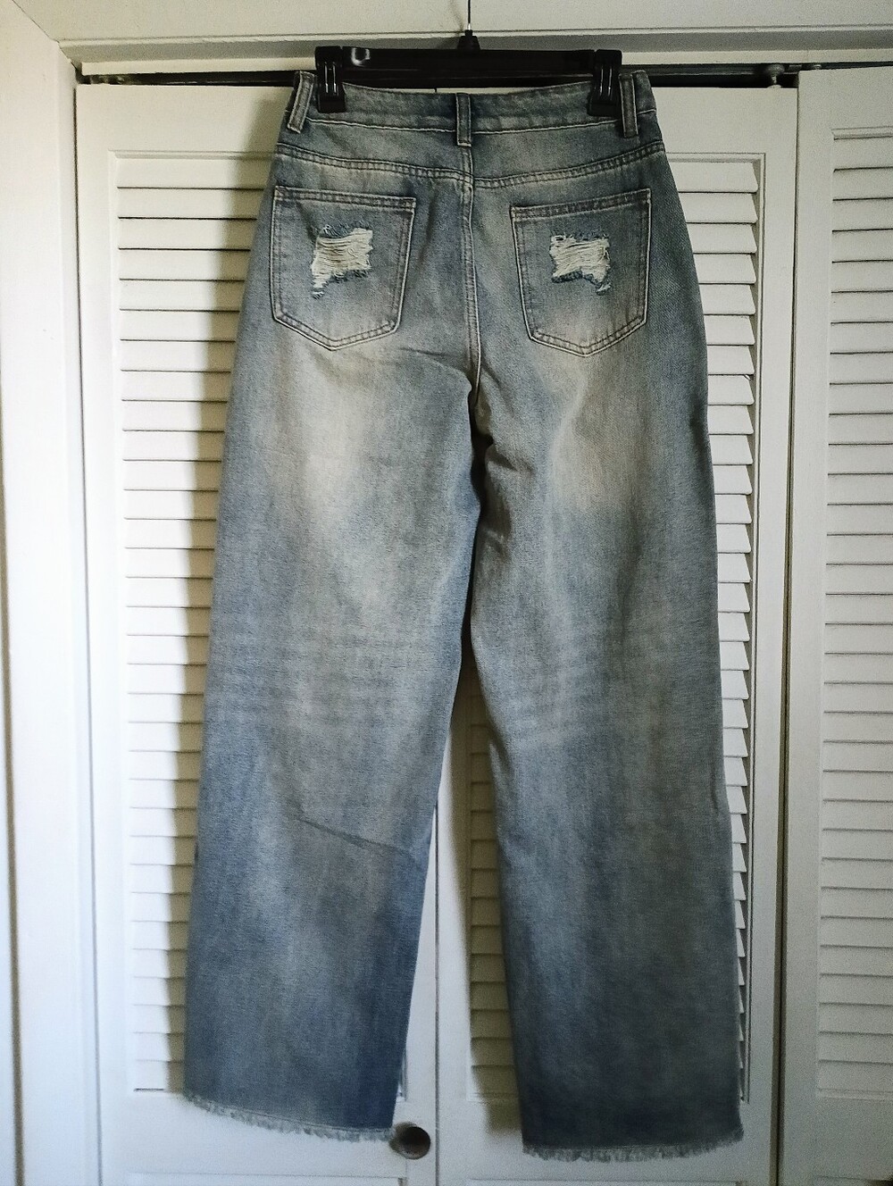 NEW Bohemela Light Distressed Wash Embroidered Embellished Loose Fit Jeans (26 - Picture 9 of 12